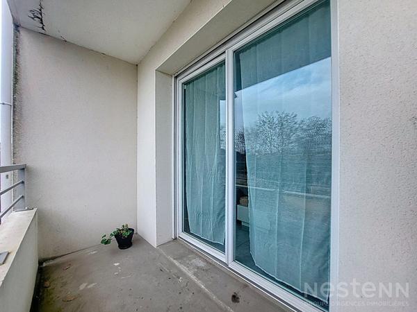 A VENDRE Appartement 2 pièces à la limite d'ANGERS et de SAINT BARTHELEMY d'ANJOU comprenant 1 chambres, 1 balcon, 1 cave, 2 places de parkings,