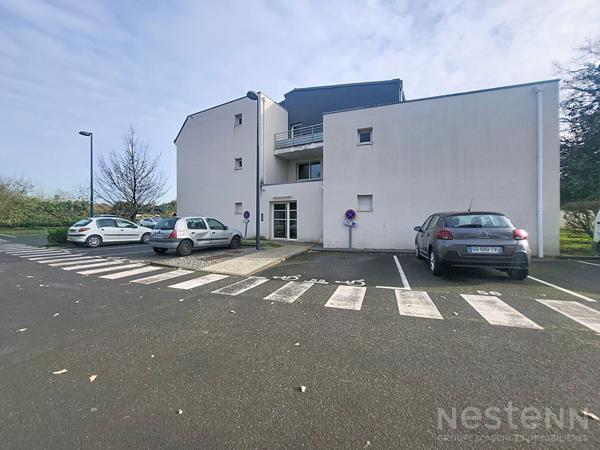 A VENDRE Appartement 2 pièces à la limite d'ANGERS et de SAINT BARTHELEMY d'ANJOU comprenant 1 chambres, 1 balcon, 1 cave, 2 places de parkings,