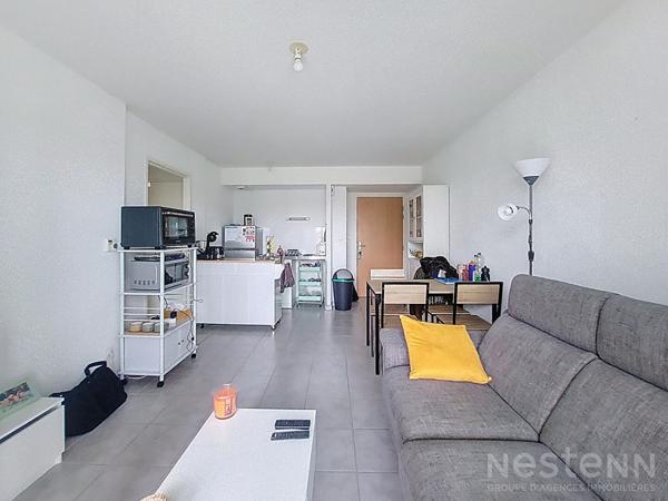 A VENDRE Appartement 2 pièces à la limite d'ANGERS et de SAINT BARTHELEMY d'ANJOU comprenant 1 chambres, 1 balcon, 1 cave, 2 places de parkings,