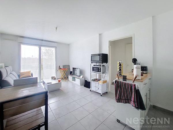 A VENDRE Appartement 2 pièces à la limite d'ANGERS et de SAINT BARTHELEMY d'ANJOU comprenant 1 chambres, 1 balcon, 1 cave, 2 places de parkings,