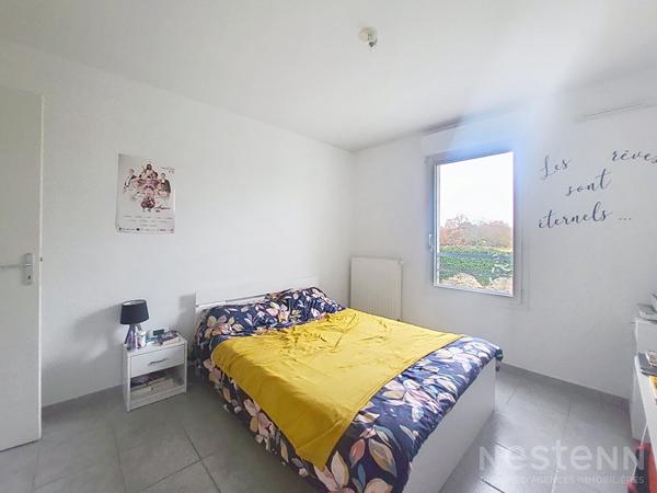 A VENDRE Appartement 2 pièces à la limite d'ANGERS et de SAINT BARTHELEMY d'ANJOU comprenant 1 chambres, 1 balcon, 1 cave, 2 places de parkings,