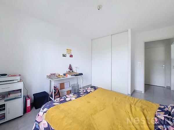 A VENDRE Appartement 2 pièces à la limite d'ANGERS et de SAINT BARTHELEMY d'ANJOU comprenant 1 chambres, 1 balcon, 1 cave, 2 places de parkings,