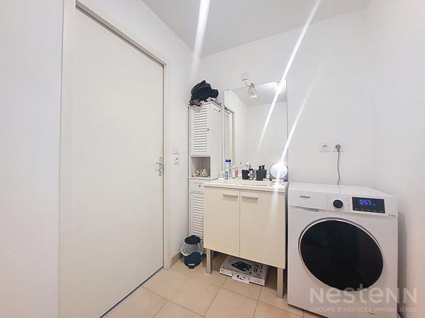 A VENDRE Appartement 2 pièces à la limite d'ANGERS et de SAINT BARTHELEMY d'ANJOU comprenant 1 chambres, 1 balcon, 1 cave, 2 places de parkings,