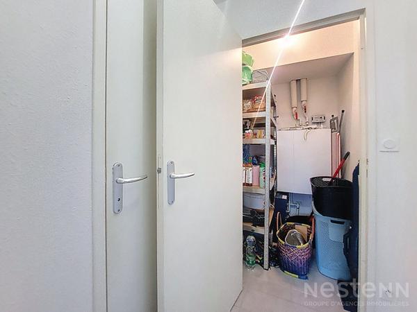 A VENDRE Appartement 2 pièces à la limite d'ANGERS et de SAINT BARTHELEMY d'ANJOU comprenant 1 chambres, 1 balcon, 1 cave, 2 places de parkings,