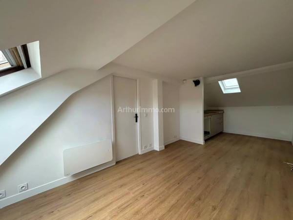 Location                                                      Appartement
                        
                     2 pièces                      30 m2                     à Montlhéry