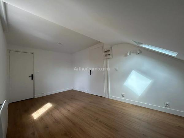 Location                                                      Appartement
                        
                     2 pièces                      30 m2                     à Montlhéry