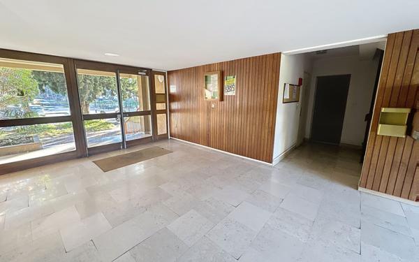 Appartement à vendre    5 pièces • 104 m2 Avignon