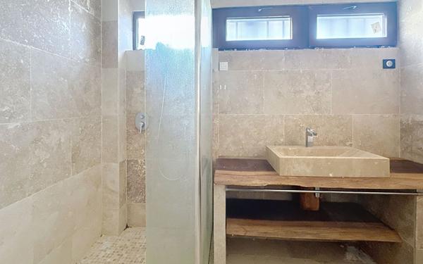 Appartement à vendre    5 pièces • 104 m2 Avignon