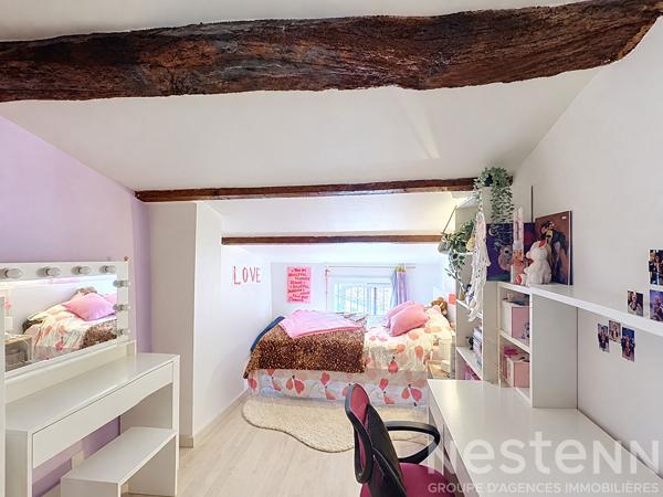 Maison de village  de 102 m² , 3 chambres  avec cave, remise et  buanderie sur Saint-Maximin-La-Sainte-Baume