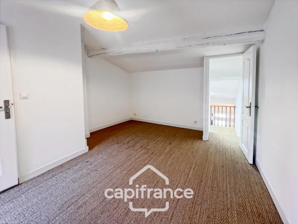 Appartement à vendre 3 pièces HYERES (83), Duplex rénové de 66,55m2, Rue Massillon.
