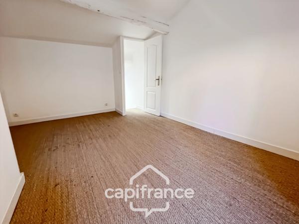 Appartement à vendre 3 pièces HYERES (83), Duplex rénové de 66,55m2, Rue Massillon.