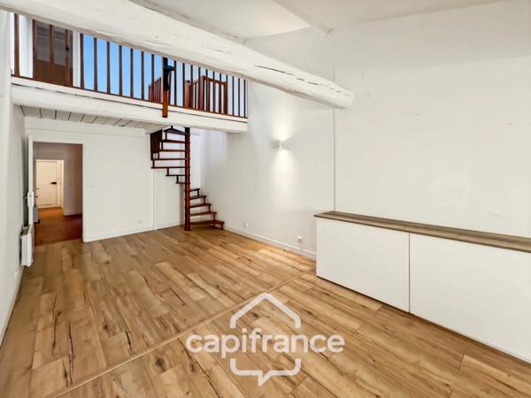 Appartement à vendre 3 pièces HYERES (83), Duplex rénové de 66,55m2, Rue Massillon.