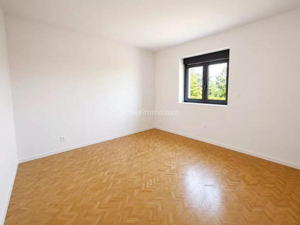 Vente                                                      Appartement
                        
                     5 pièces                      112 m2                     à Ingersheim