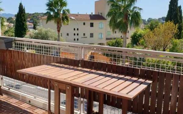 Appartement à louer    3 pièces •  Sanary-sur-Mer