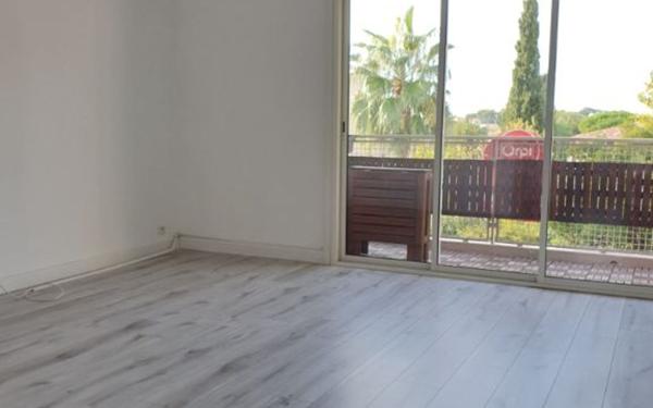 Appartement à louer    3 pièces •  Sanary-sur-Mer