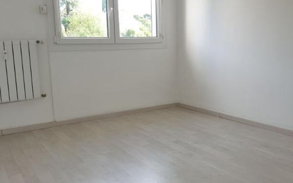 Appartement à louer    3 pièces •  Sanary-sur-Mer