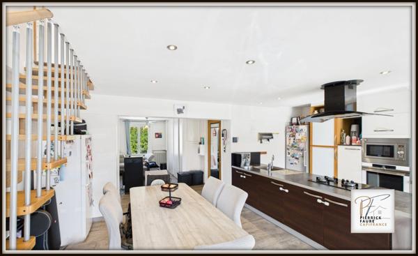 Appartement Duplex 4 chambres avec extérieur 250m² garage cave et cuisine d'été