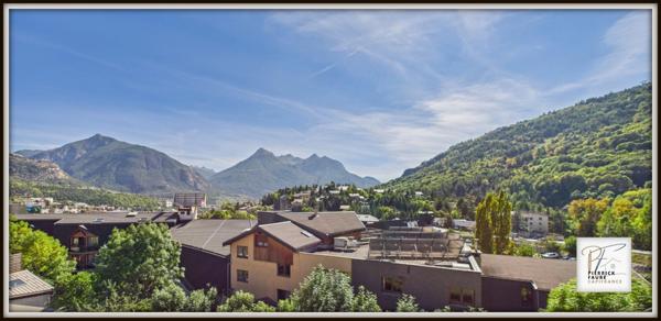 Appartement Duplex 4 chambres avec extérieur 250m² garage cave et cuisine d'été