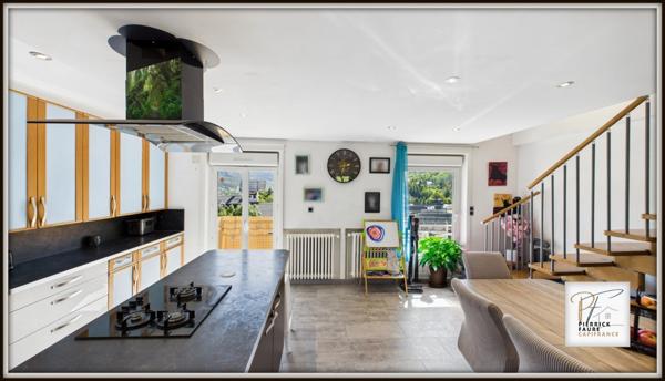 Appartement Duplex 4 chambres avec extérieur 250m² garage cave et cuisine d'été