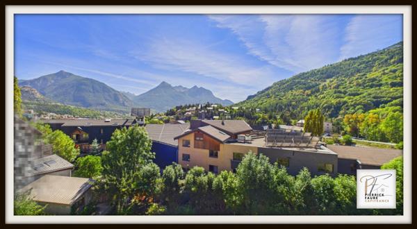 Appartement Duplex 4 chambres avec extérieur 250m² garage cave et cuisine d'été