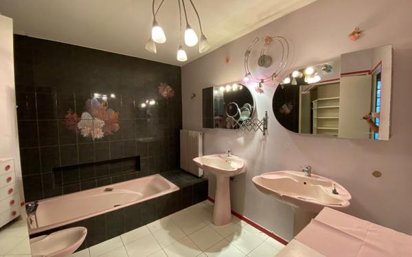 Maison à vendre    5 pièces • 195 m2 La Teste-de-Buch