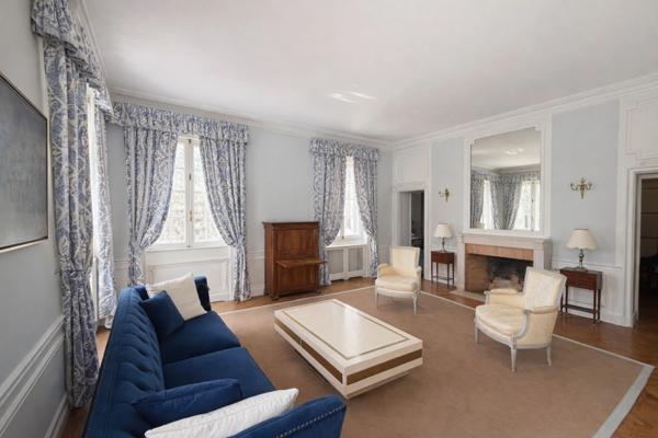 Biarritz – Élégance et prestige dans une demeure historique avec parc, piscine et tennis