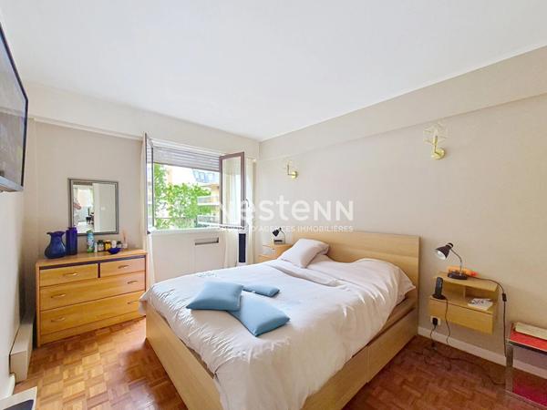 Appartement Paris 2 pièce(s) 52 m2 Paris 16, La Muette, Boulainvilliers, Passy, Traversant