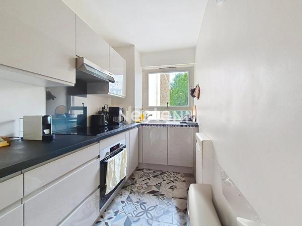 Appartement Paris 2 pièce(s) 52 m2 Paris 16, La Muette, Boulainvilliers, Passy, Traversant