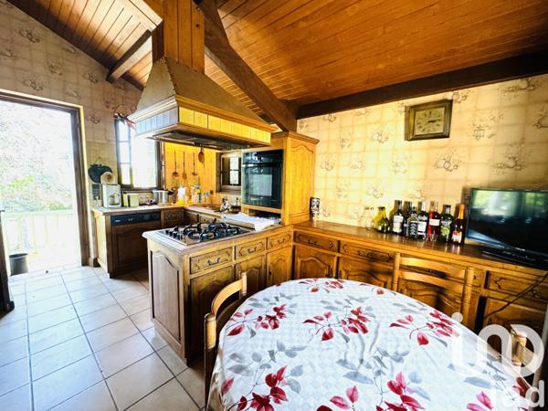 Maison à vendre 10 pièces 214 m² Puy-l'Évêque