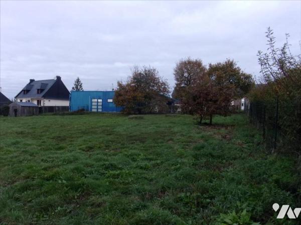 CARENTOIR CENTRE, terrain plat non-viabilisé de 525 m².