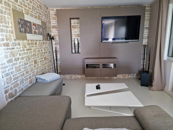 Propriete VILLA avec PISCINE et PARC vendre 8 pièces APT (84)
