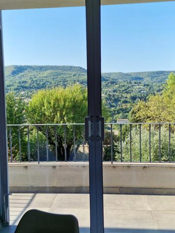 Propriete VILLA avec PISCINE et PARC vendre 8 pièces APT (84)