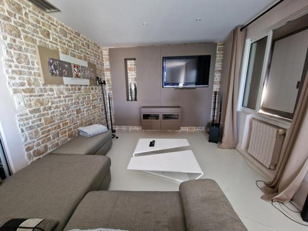 Propriete VILLA avec PISCINE et PARC vendre 8 pièces APT (84)