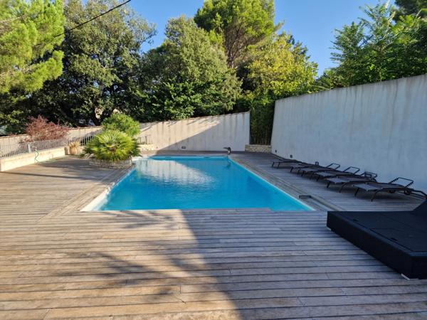 Propriete VILLA avec PISCINE et PARC vendre 8 pièces APT (84)
