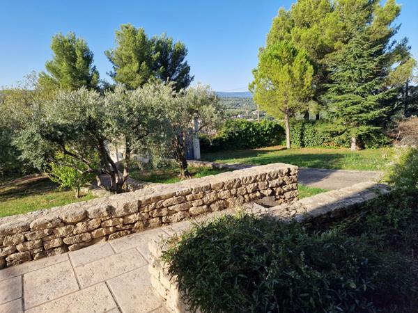 Propriete VILLA avec PISCINE et PARC vendre 8 pièces APT (84)