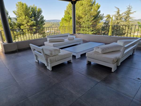 Propriete VILLA avec PISCINE et PARC vendre 8 pièces APT (84)