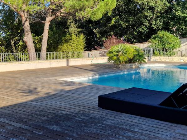 Propriete VILLA avec PISCINE et PARC vendre 8 pièces APT (84)