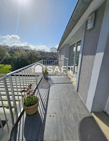 Appartement en duplex rénové de 3 chambres avec balcon et jardinet