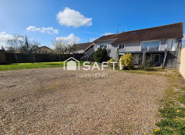 Appartement en duplex rénové de 3 chambres avec balcon et jardinet