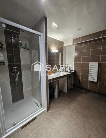 Appartement en duplex rénové de 3 chambres avec balcon et jardinet