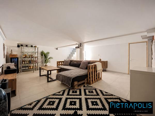 Appartement atypique de 100 m² au sol avec terrasse – Jusqu’à 2 chambres