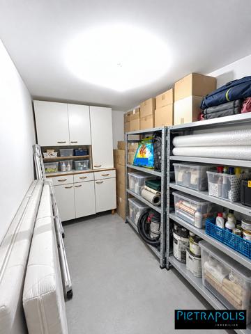 Appartement atypique de 100 m² au sol avec terrasse – Jusqu’à 2 chambres