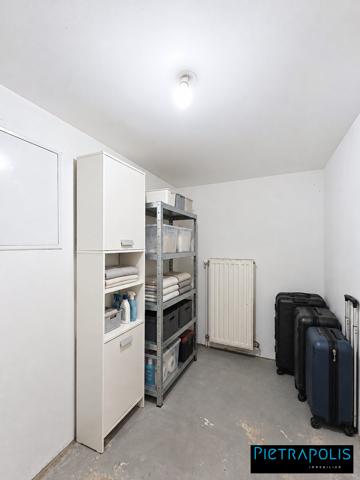 Appartement atypique de 100 m² au sol avec terrasse – Jusqu’à 2 chambres