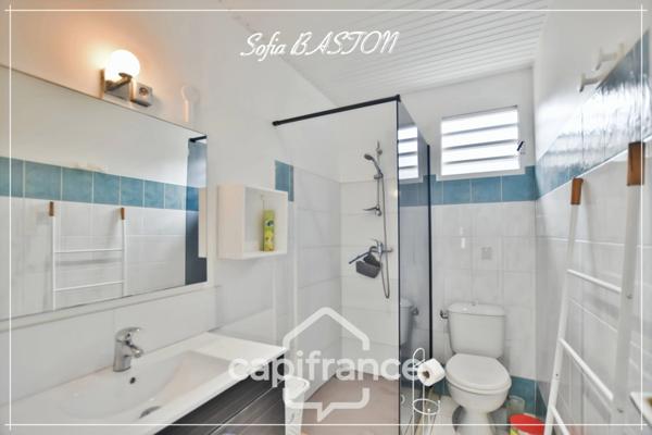 Les Trois-Îlets – Plage à pied - T3 de plain-pied - piscine – 83m2 au sol – Terrain 237m2 (972) - A vendre