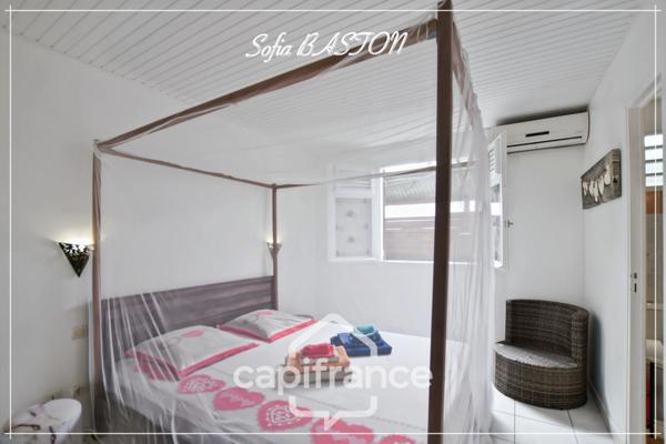 Les Trois-Îlets – Plage à pied - T3 de plain-pied - piscine – 83m2 au sol – Terrain 237m2 (972) - A vendre