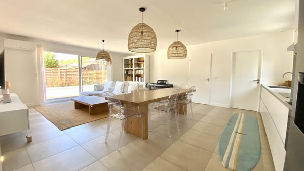 Saint-Michel-de-Rieufret (33720) Maison neuve 3P/80 m² sur parcelle de 956 m² avec piscine et boulodrome