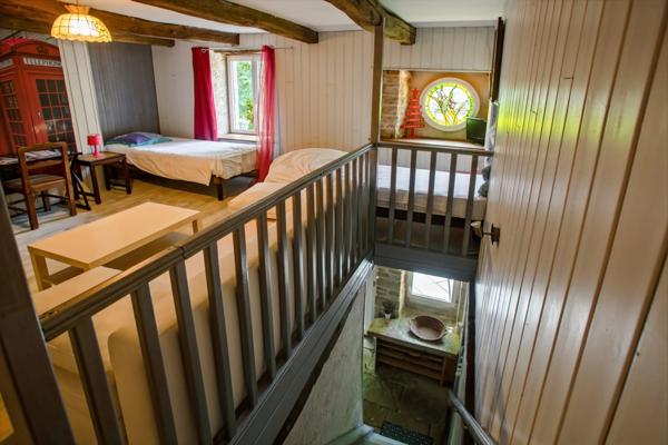 Propriété au calme avec grand terrain