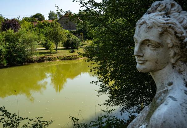 Propriété au calme avec grand terrain