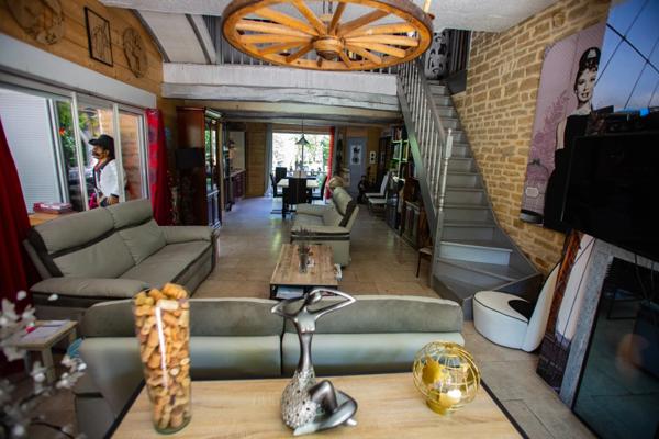 Propriété au calme avec grand terrain