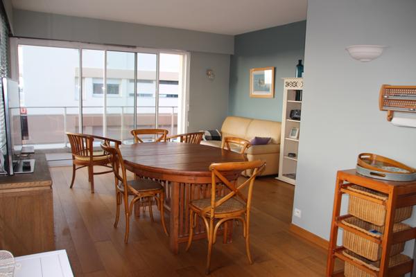 Bel appartement vue mer, plage de Vallières